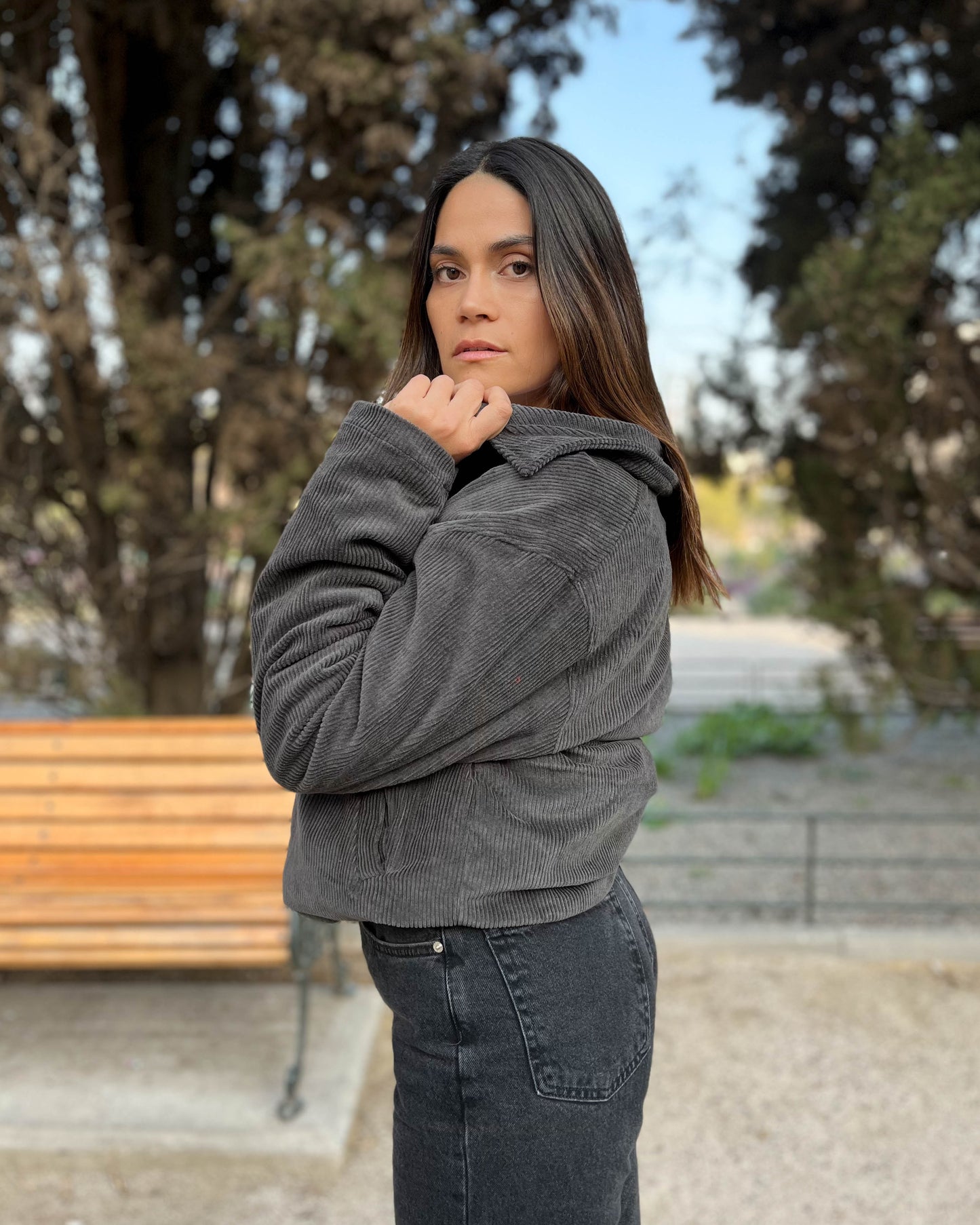 CHAQUETA CORDUROY GRIS.