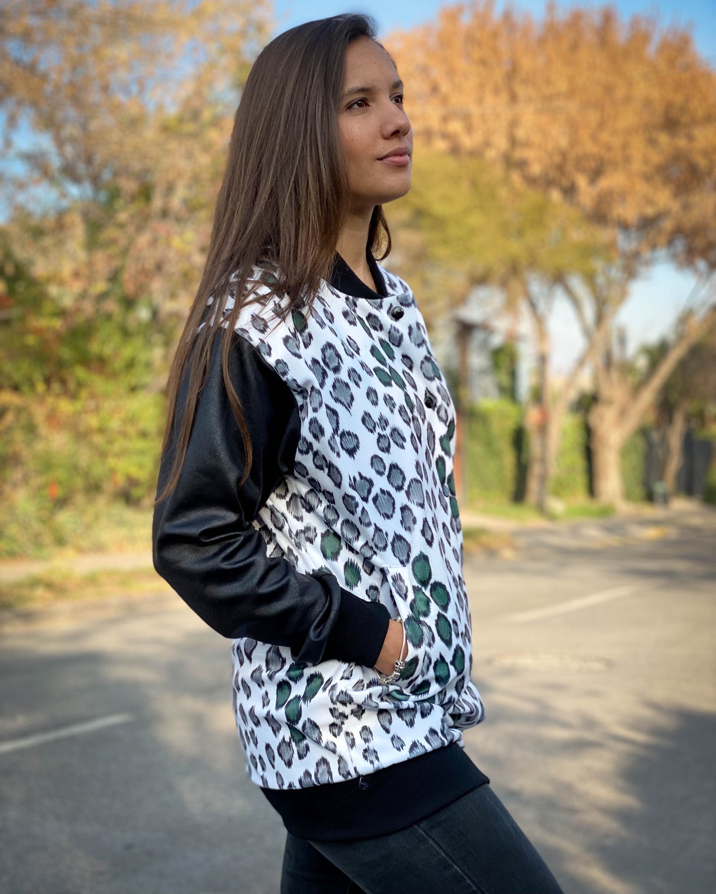 BOMBER PRINT BLANCA LARGA.