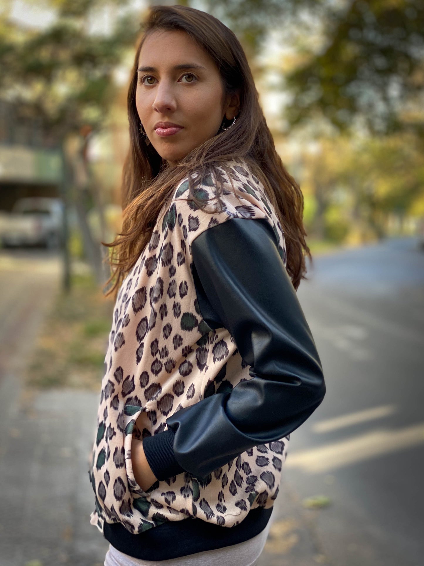 BOMBER PRINT ROSE CORTA.