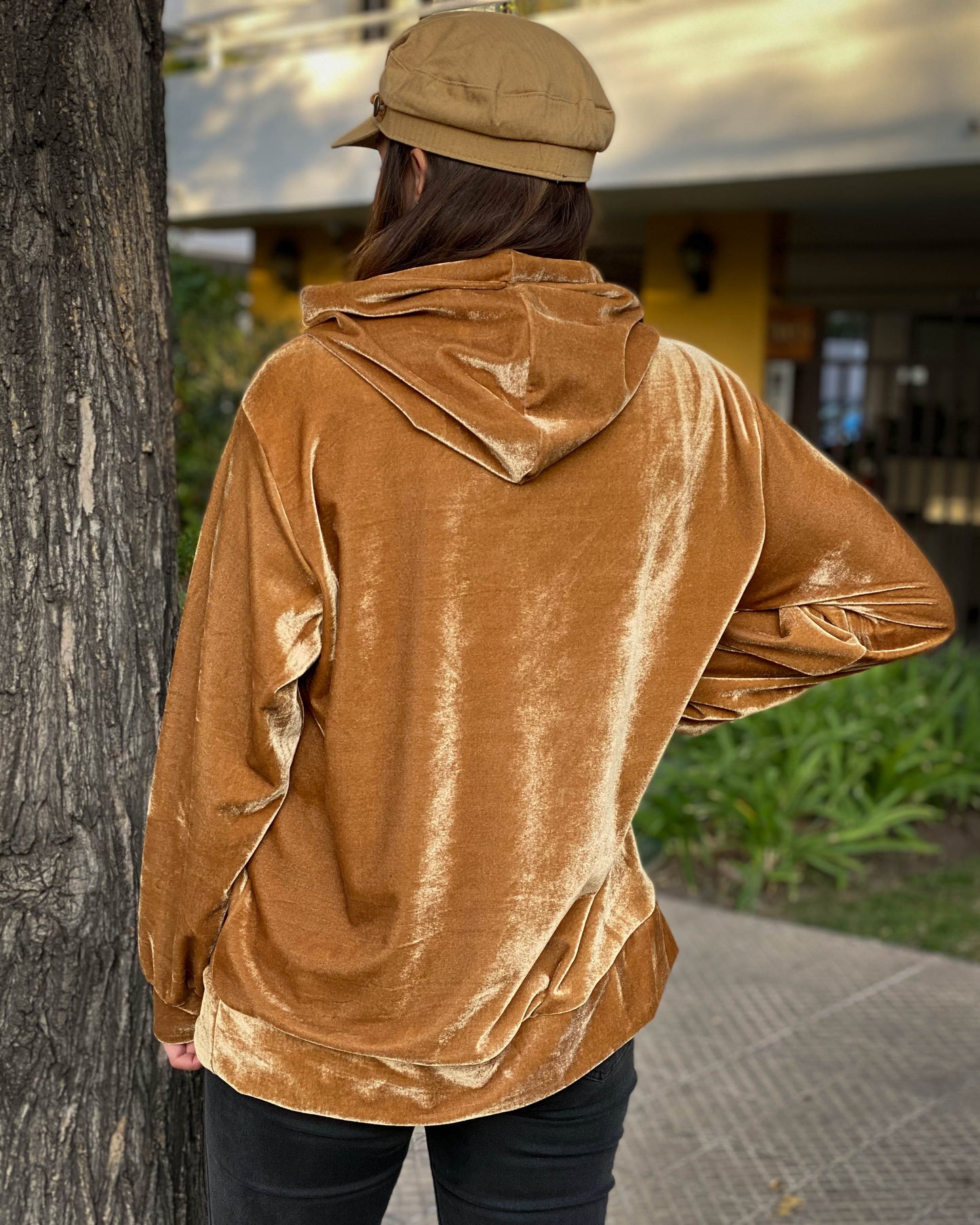 POLERÓN OVERSIZE CAMEL.