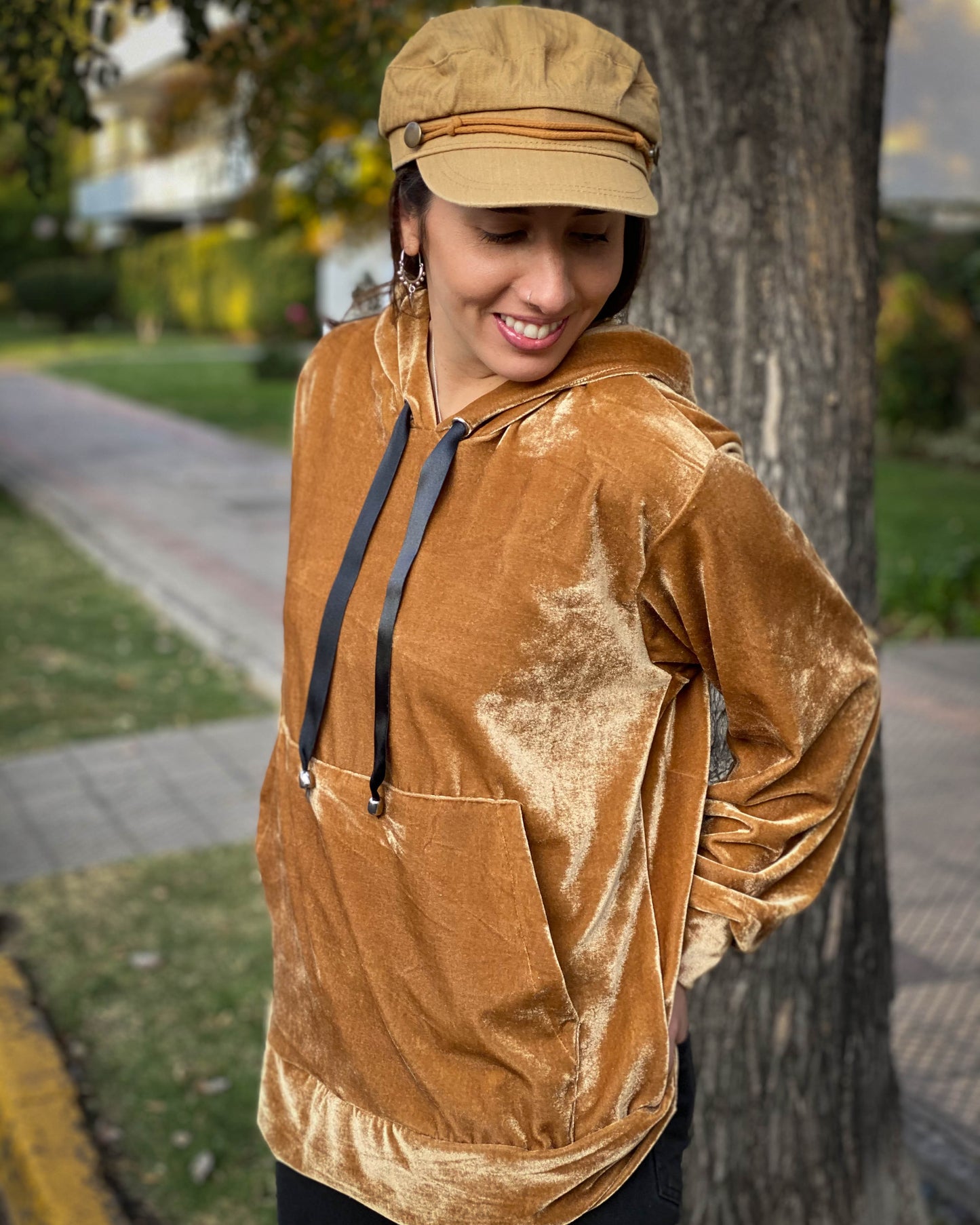 POLERÓN OVERSIZE CAMEL.