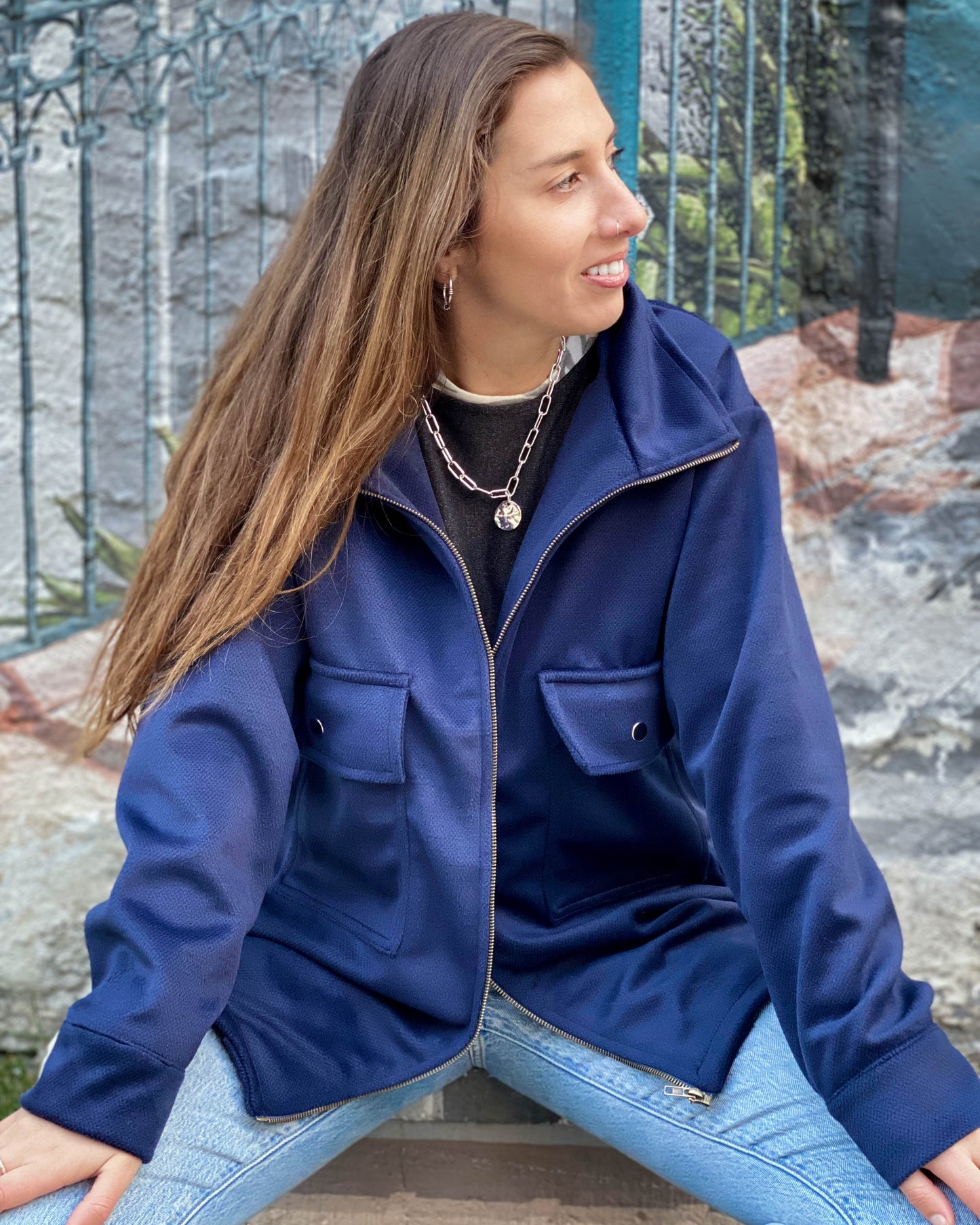 CHAQUETA AZUL.