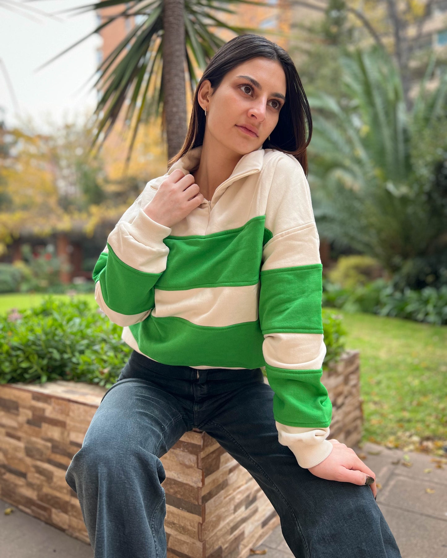 POLERON OVERSIZE COLOR VERDE.