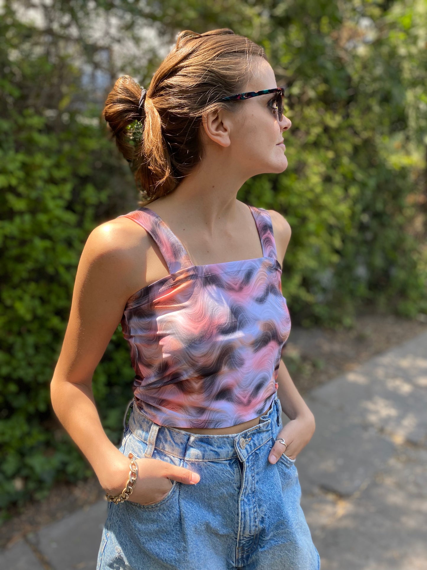 CROP TOP CUADRADO ONDAS.